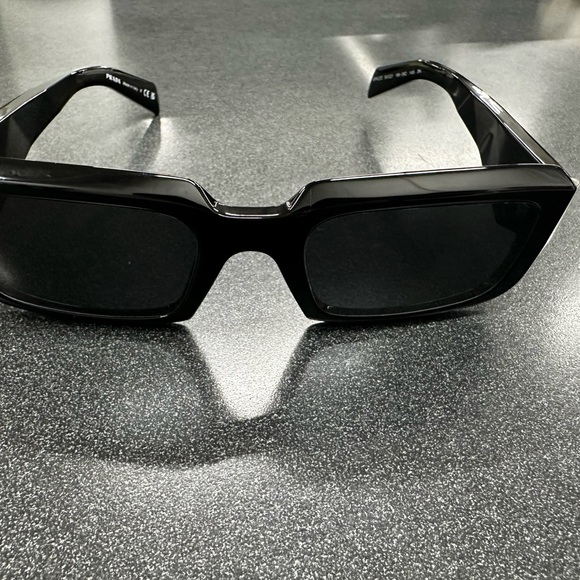 Prada PR 27ZS Sunglasses - Picture 7 of 9